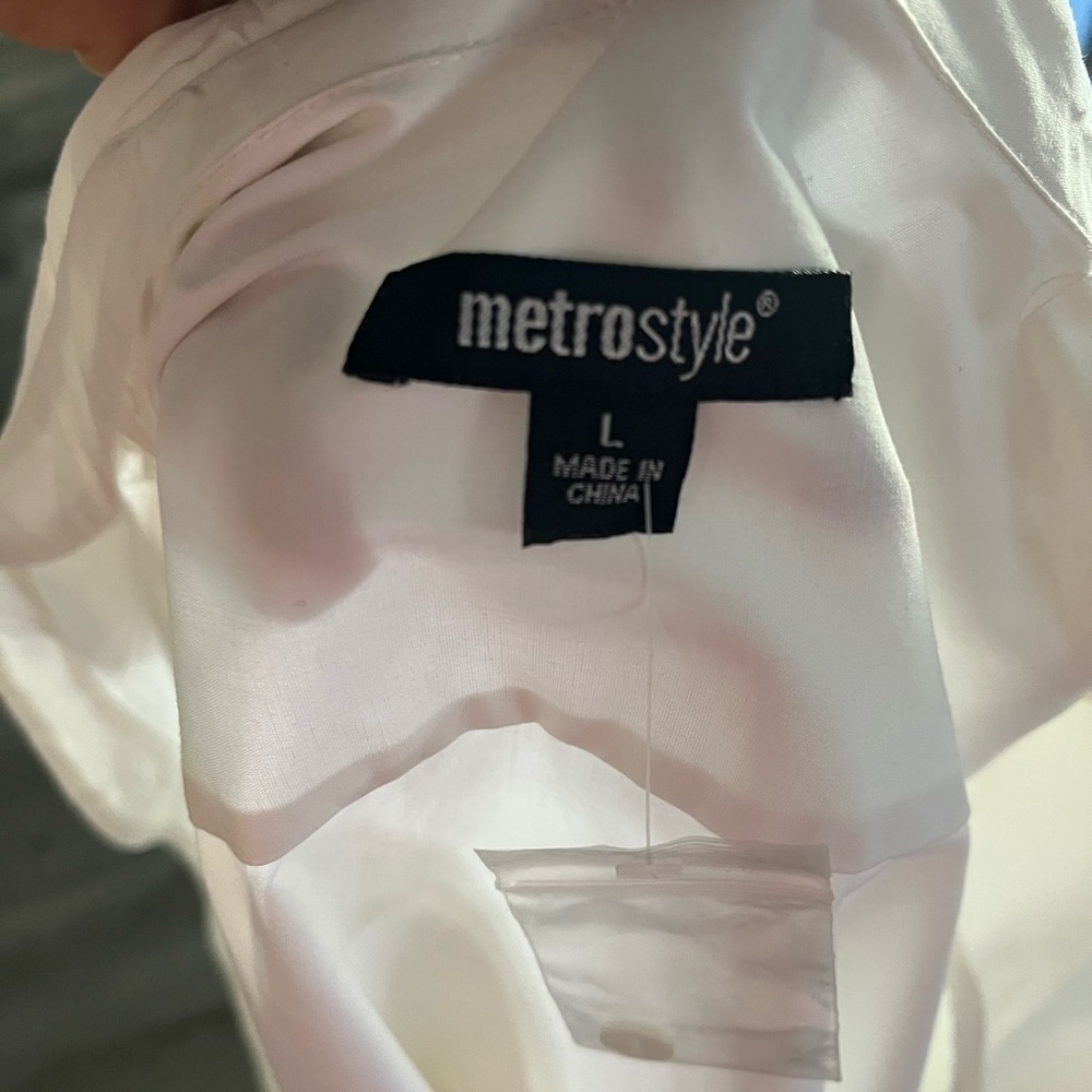 Classic White Button-Up Shirt by Metrostyle Size Large - Picture 5 of 5